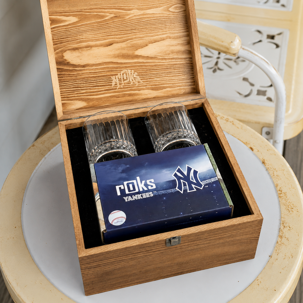 rOks Gift Box: Licensed Bundle + 2 Glasses